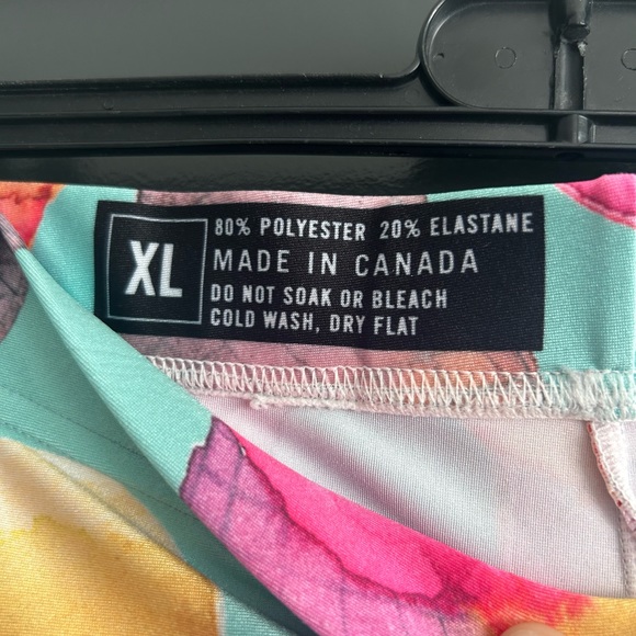 Made in Canada Artist Ice Cream Yoga Leggings - Size XL - Picture 3 of 4